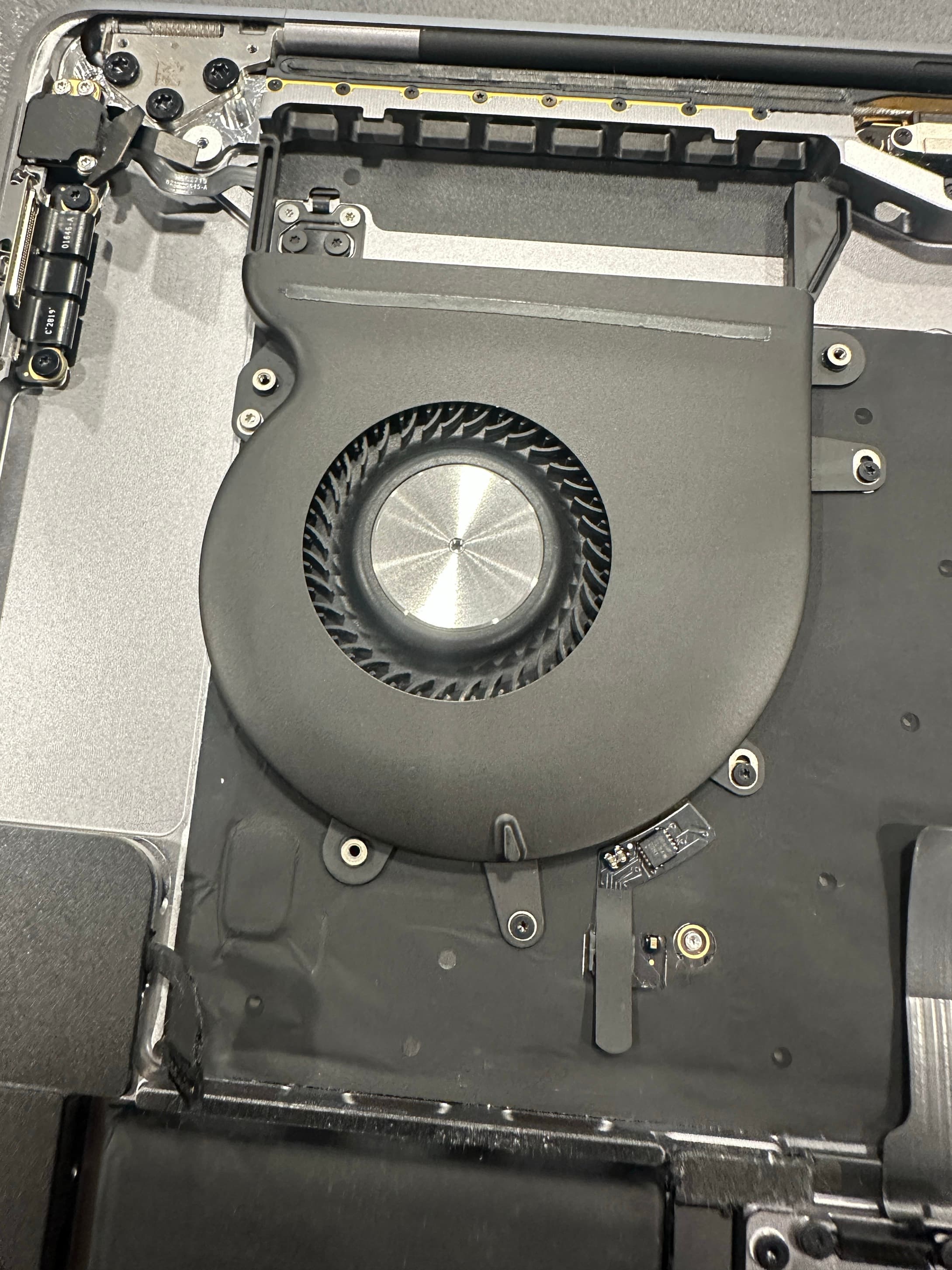 MacBook Lüfter Reparatur